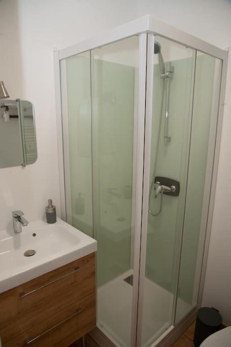 Joli Appartement F2 Plein Centre Coutances Bagian luar foto